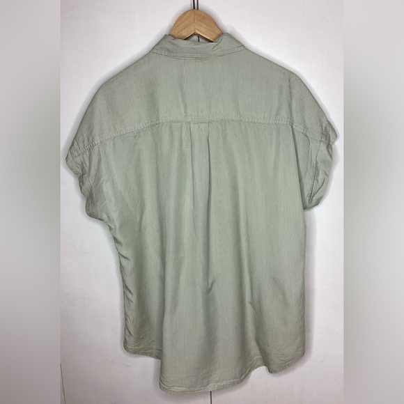 Tilley pale green pin striped, summer, button down shirt. Lg, lyocel - Picture 2 of 9